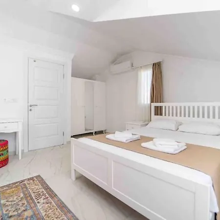 Otel Oeluedeniz,hisaroenue Mevkisi Havuzlu Muestakil *