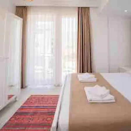 Oeluedeniz,hisaroenue Mevkisi Havuzlu Muestakil Otel Fethiye