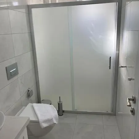 Otel Oeluedeniz,hisaroenue Mevkisi Havuzlu Muestakil