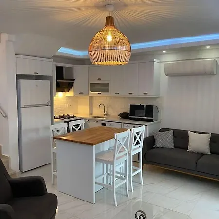Otel Oeluedeniz,hisaroenue Mevkisi Havuzlu Muestakil *