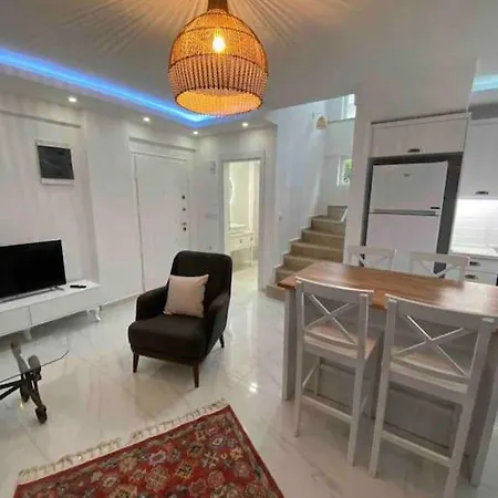 Oeluedeniz,hisaroenue Mevkisi Havuzlu Muestakil Otel *